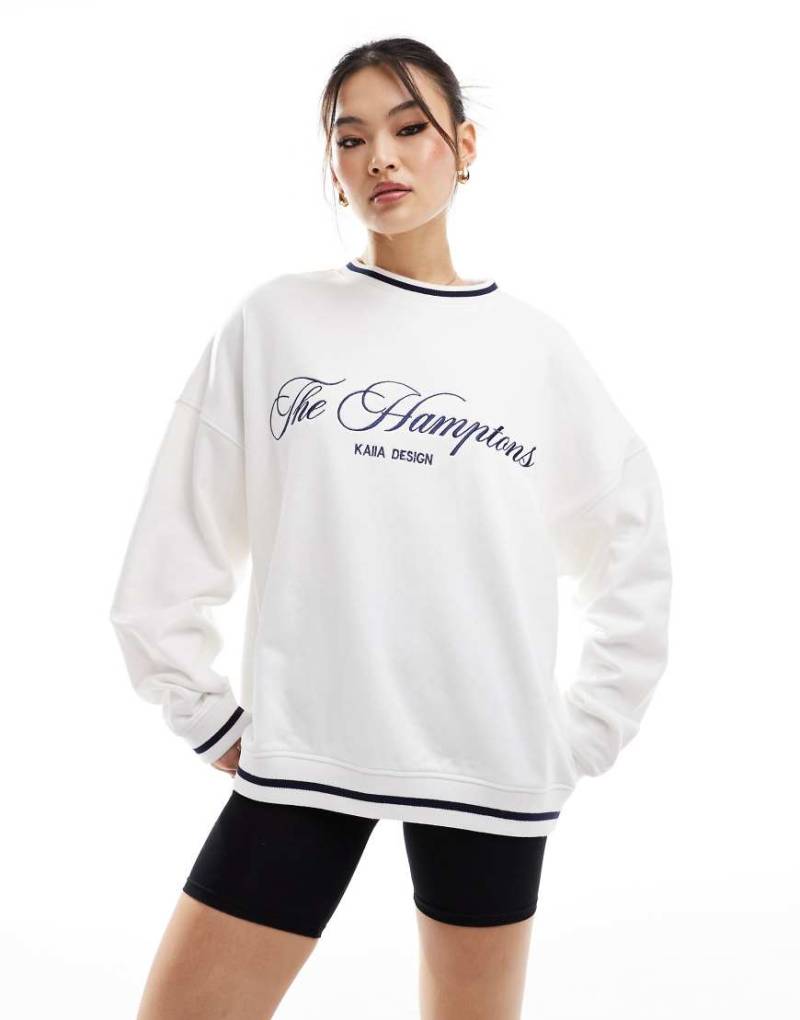 Kaiia - Hamptons - Sweatshirt in Weiß mit Logo und farblich abgesetztem Rand-Rot von Kaiia