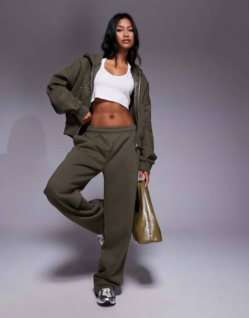 Kaiia - Jogginghose mit hohem Baumwollanteil in Khaki, weitem Bein und Logostickerei, Kombiteil-Grün von Kaiia