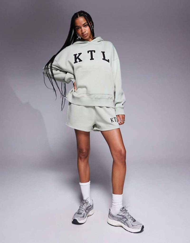 Kaiia - Oversize-Kapuzenpullover aus Baumwollmix in Salbeigrün mit „KTL"-Logo, Kombiteil von Kaiia