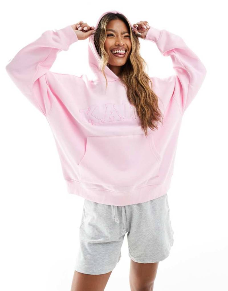 Kaiia - Oversize-Kapuzenpullover in Babyrosa mit Logo von Kaiia