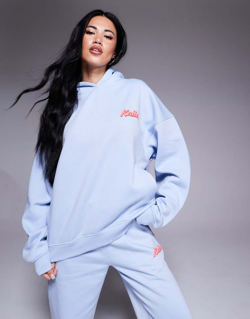 Kaiia - Oversize-Kapuzenpullover in Hellblau und Rot mit Logo-Schaumprint, Kombiteil von Kaiia