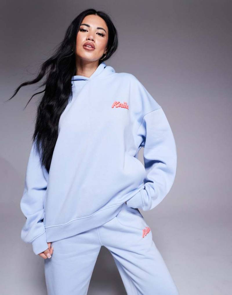 Kaiia - Oversize-Kapuzenpullover in Hellblau und Rot mit Logo-Schaumprint, Kombiteil von Kaiia