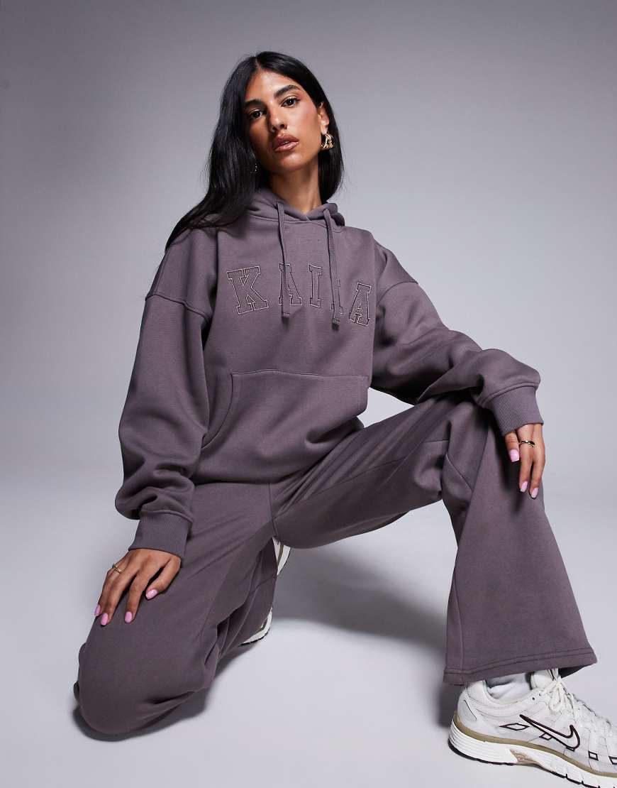 Kaiia - Oversize-Kapuzenpullover in Taupe mit Logo, Kombiteil-Braun von Kaiia