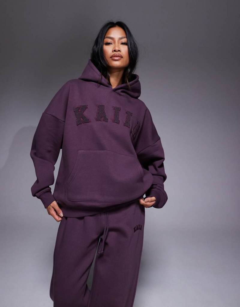 Kaiia - Oversize-Kapuzenpullover mit hohem Baumwollanteil in dunklem Lila und Logo-Stickerei, Kombiteil-Rot von Kaiia