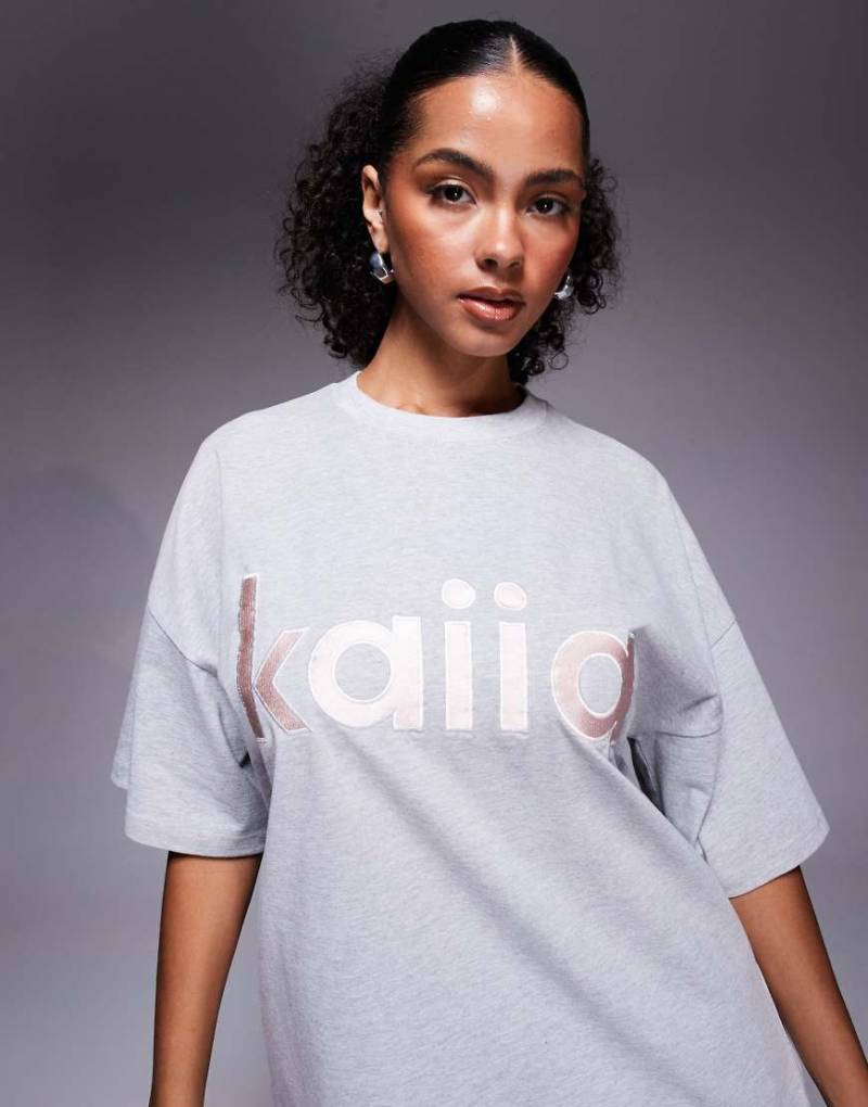 Kaiia - Oversize-T-Shirt in Hellgrau und Rosa mit hohem Baumwollanteil und Logostickerei, Kombiteil von Kaiia
