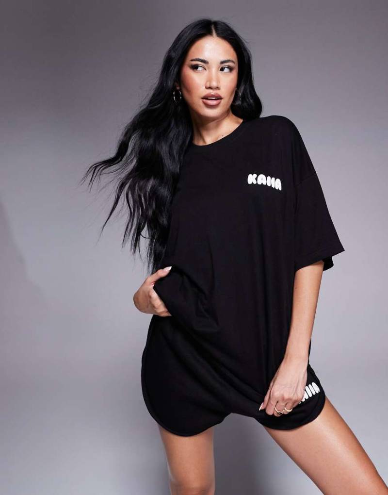 Kaiia - Oversize-T-Shirt aus Baumwollmix in Schwarz mit Schaumdruck-Logo in Weiß, Kombiteil von Kaiia