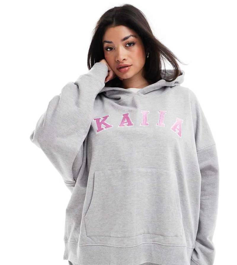 Kaiia Plus - Oversize-Kapuzenpullover in Hellgrau mit Logo, Kombiteil von Kaiia