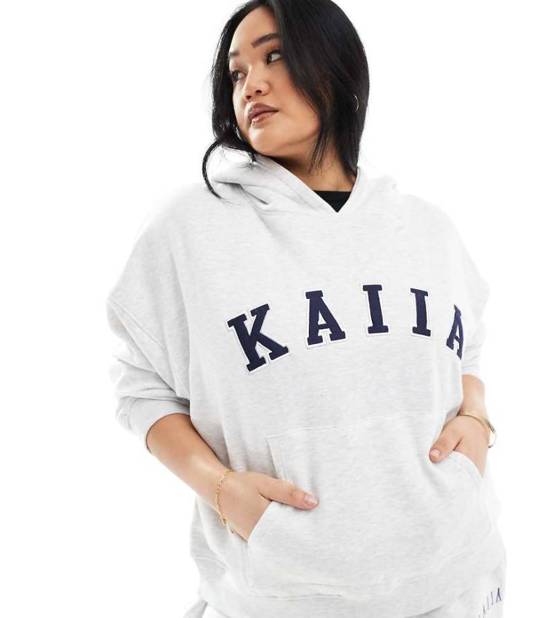 Kaiia Plus - Oversize-Kapuzenpullover in Hellgrau mit Logo, Kombiteil von Kaiia