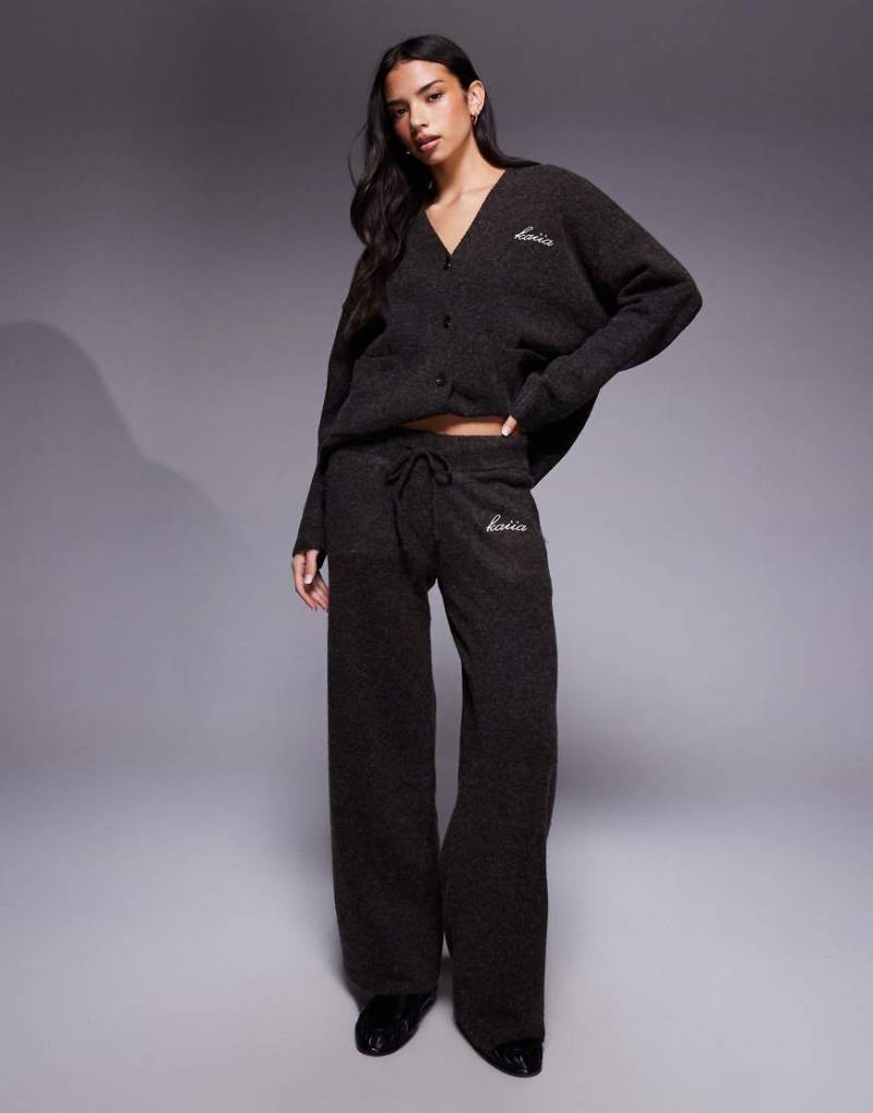 Kaiia - Strickhose in Braun mit weitem Bein und Logo-Stickerei, Kombiteil-Brown von Kaiia