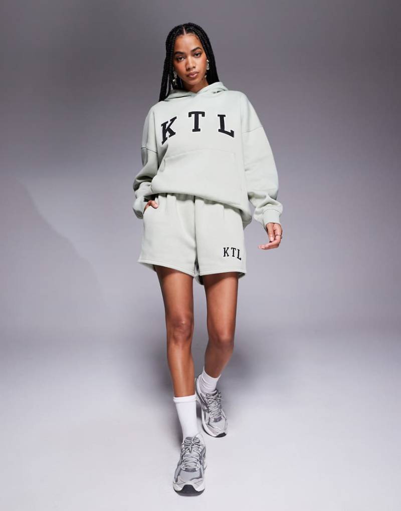Kaiia - Sweatshorts aus Baumwollmix in Salbeigrün mit „KTL"-Logo, Kombiteil von Kaiia