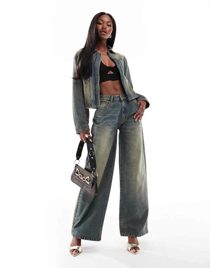 Kaiia - Exklusive Denim-Jeans in dunkelblauer Bleach-Waschung mit weitem Bein, Kombiteil Kaiia - Exklusive Denim-Jeans in dunkelblauer Bleach-Waschung mit weitem Bein, Kombiteil von Kaiia
