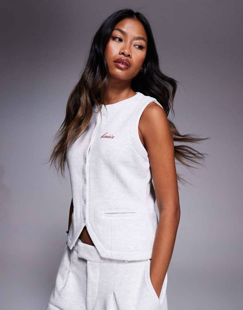 Kaiia - Weste in grau meliert mit hohem Baumwollanteil, Knopfleiste und Logostickerei, Kombiteil von Kaiia