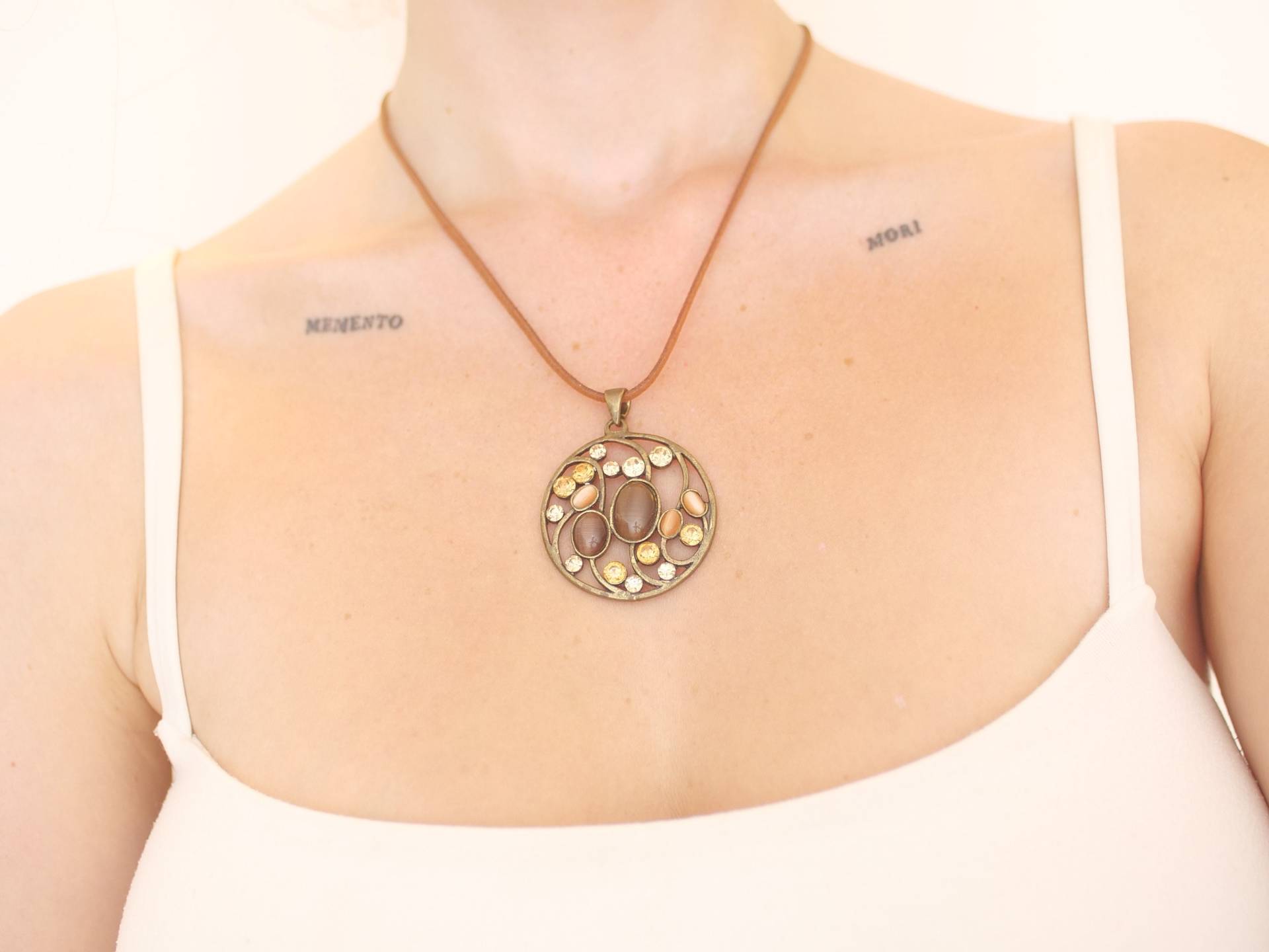 Bronze Braun Edelstein Anhänger Halskette, Hellbraune Kordel von KailansJewellery