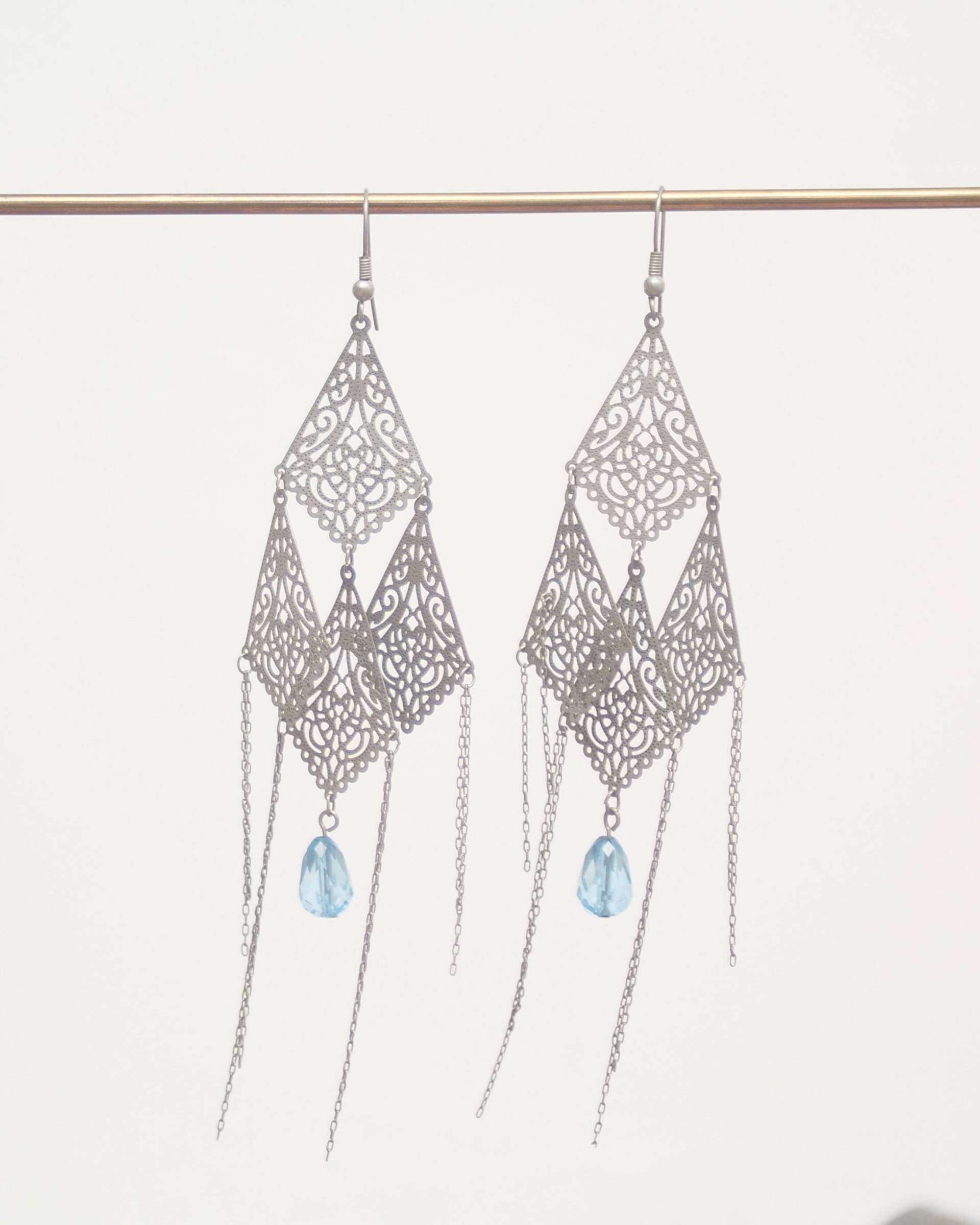 Elegante Statement Perlen Ohrringe, Blau & Silber Ton von KailansJewellery