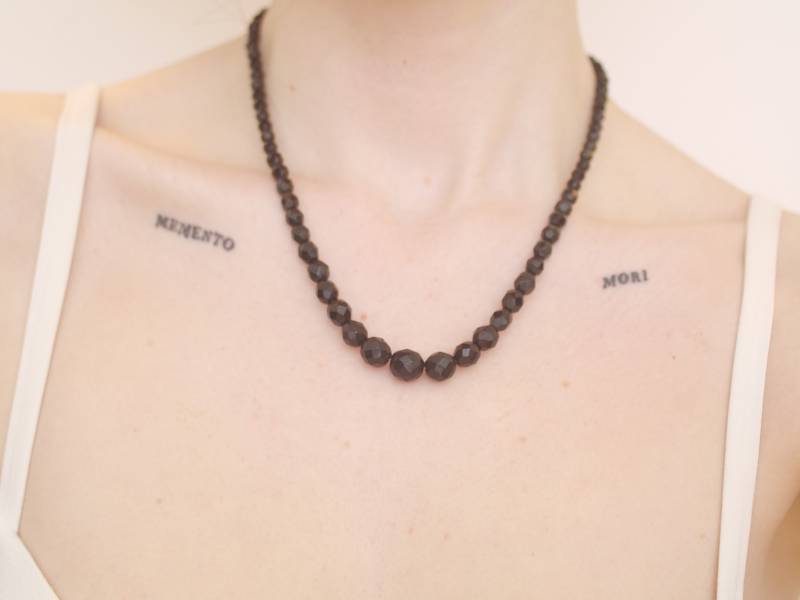 Facettierte Schwarze Perlenkette von KailansJewellery