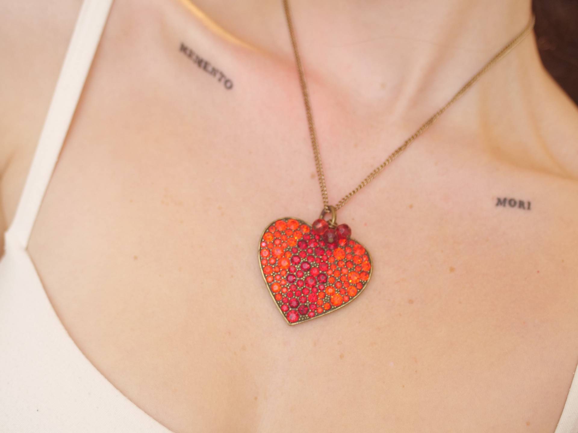 Glitzernde Herz Statement Kette, Rot & Bronze von KailansJewellery