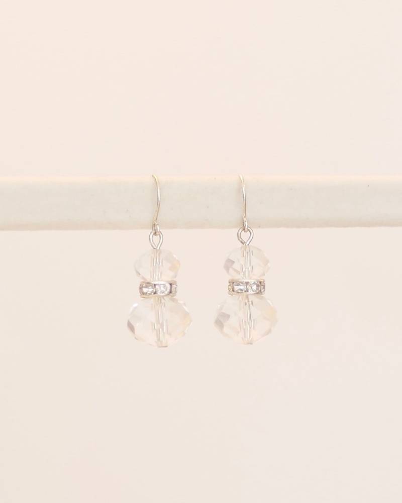 Klare Perlenohrringe Mit Edelsteindetail, Silberfarben von KailansJewellery