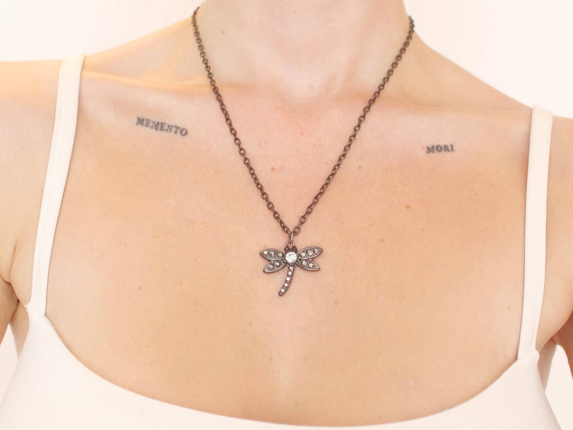 Libelle Edelstein Anhänger Halskette, Schwarz Ton Kette von KailansJewellery