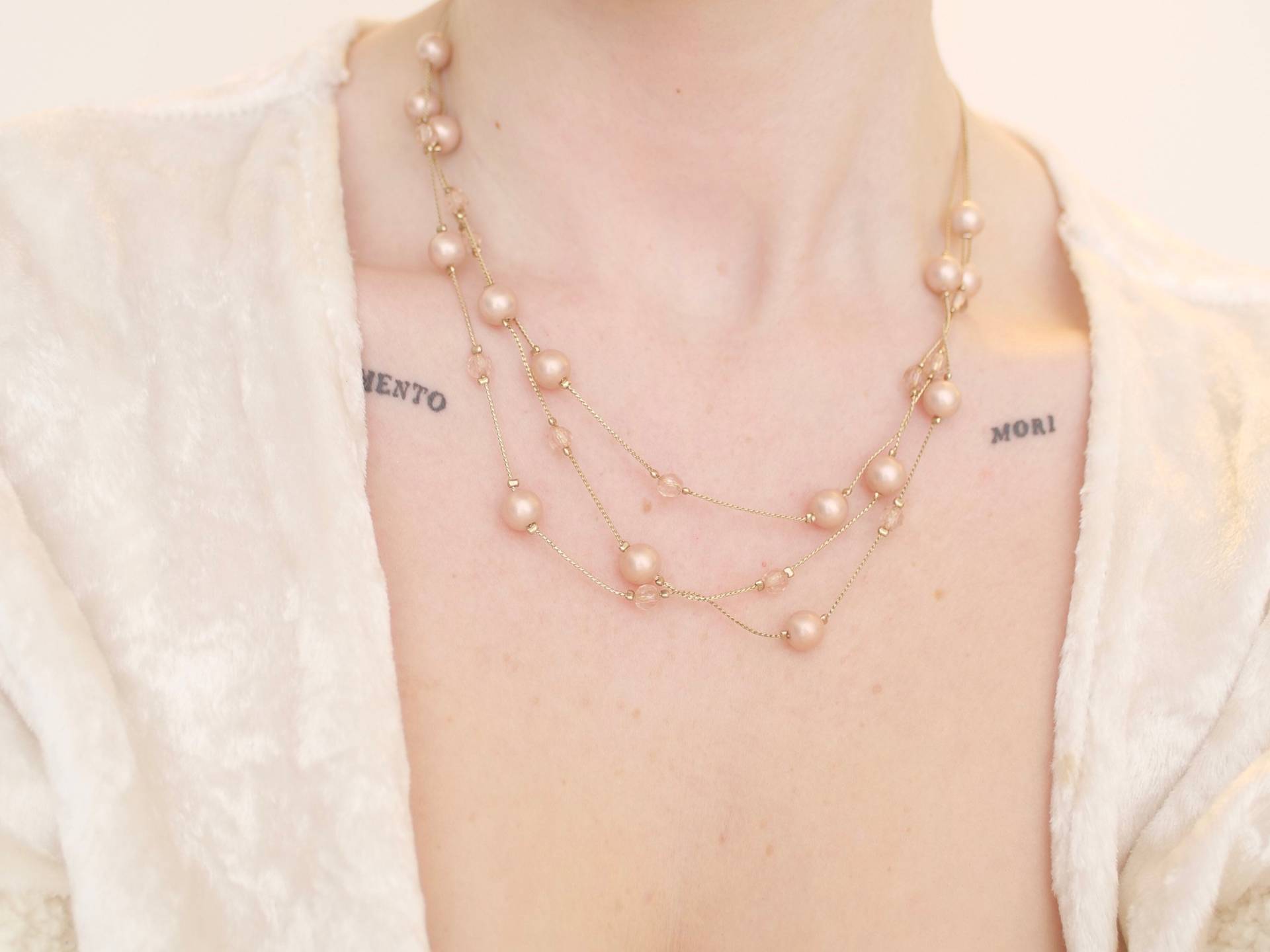 Mehrsträngige Perlenkette in Rosa & Goldfarben von KailansJewellery