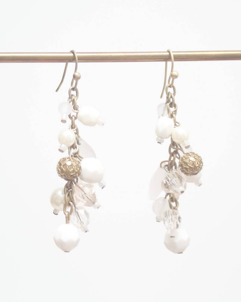 Multi Perlen Ohrringe, Farbe Gold Weiß Silber von KailansJewellery