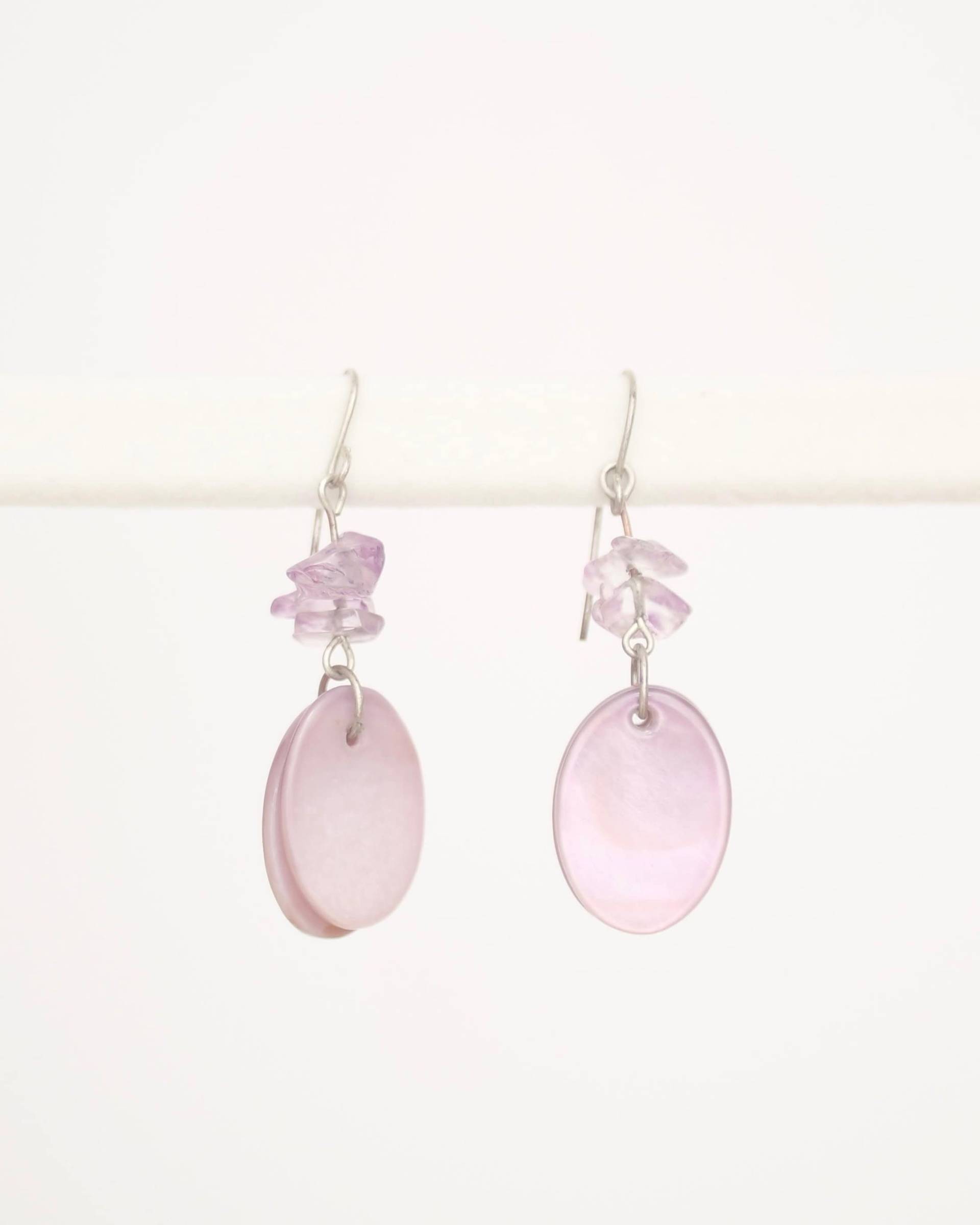 Perlen Ohrringen, Lila & Silber Ton von KailansJewellery