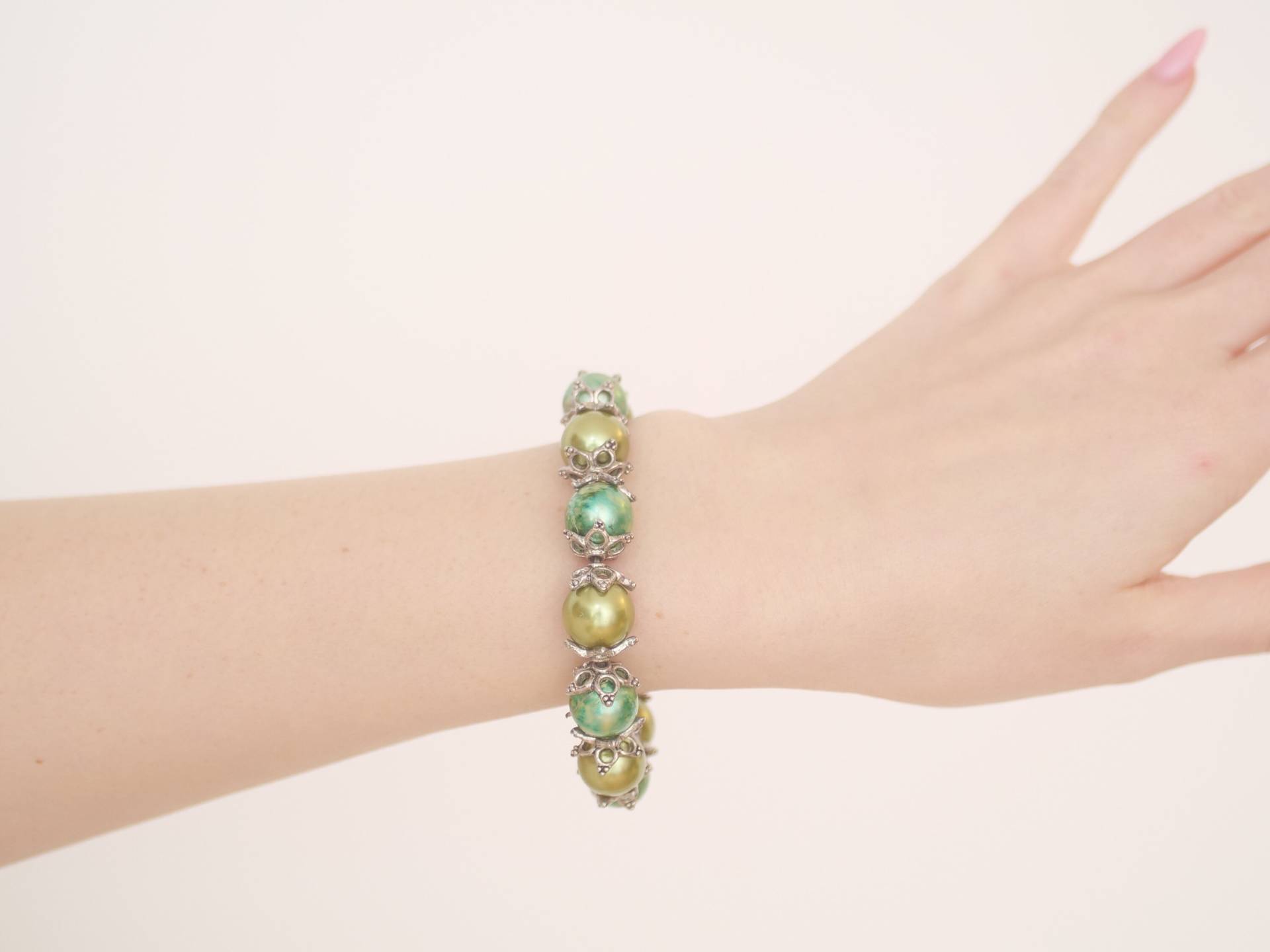 Perlenarmband in Grün & Silber Ton von KailansJewellery