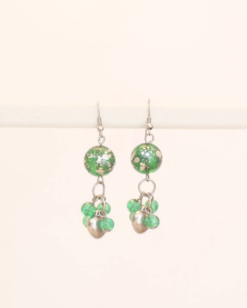 Perlenohrringe in Grün & Silber von KailansJewellery