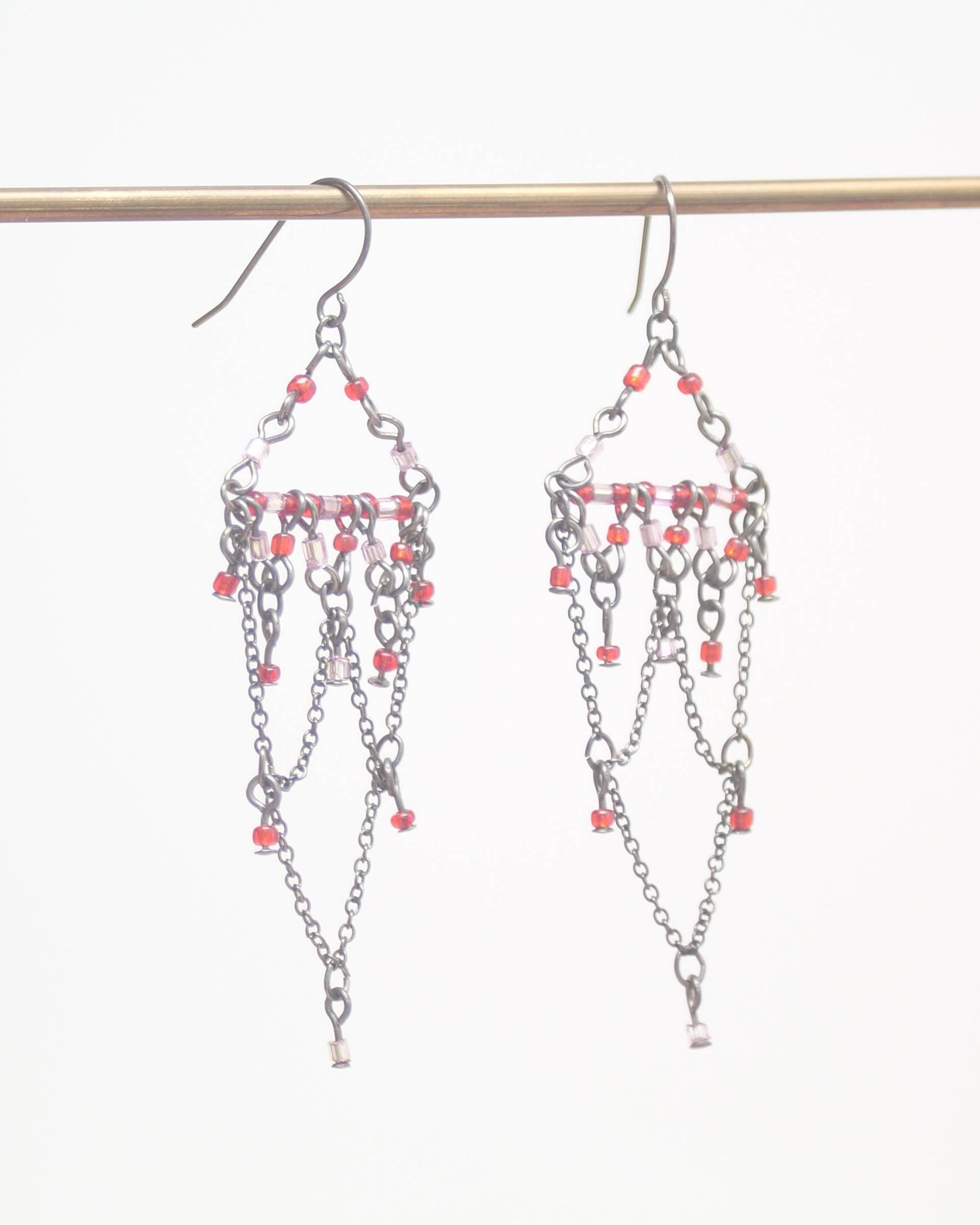 Rot Und Silber Perlen Ohrringe von KailansJewellery