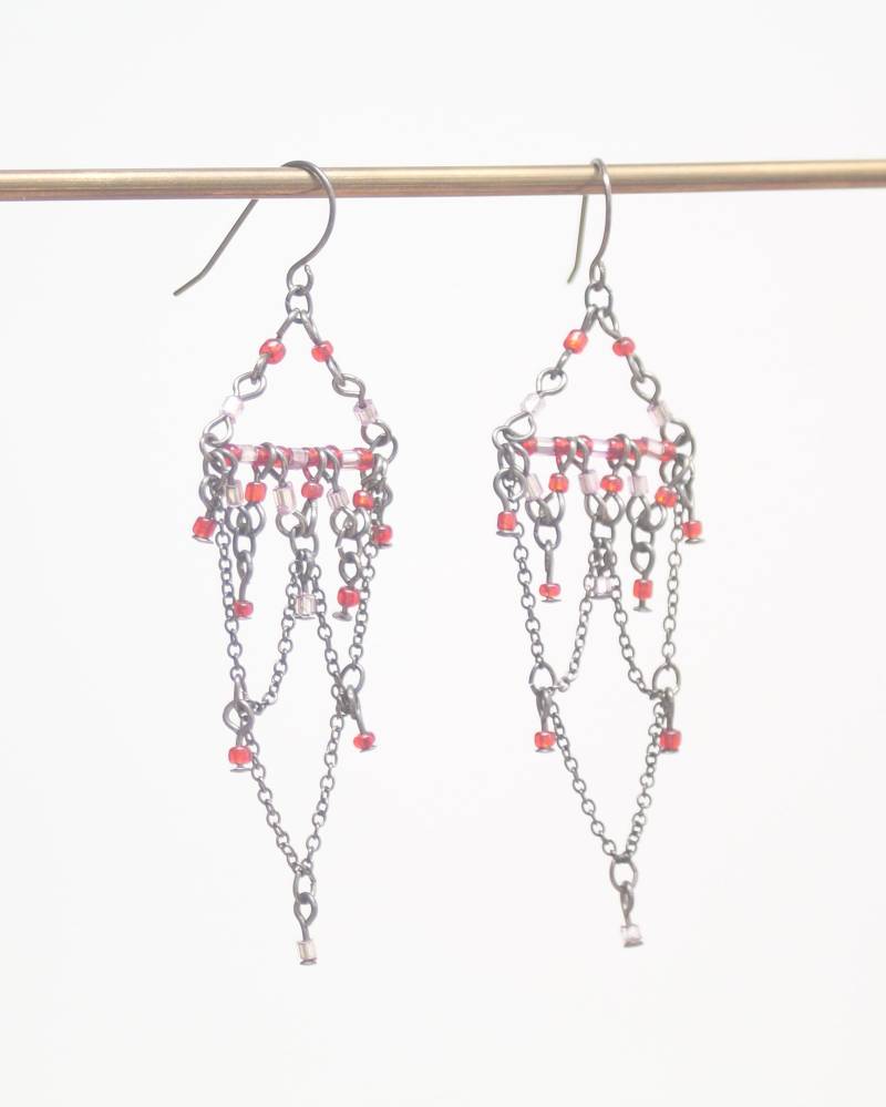 Rot Und Silber Perlen Ohrringe von KailansJewellery