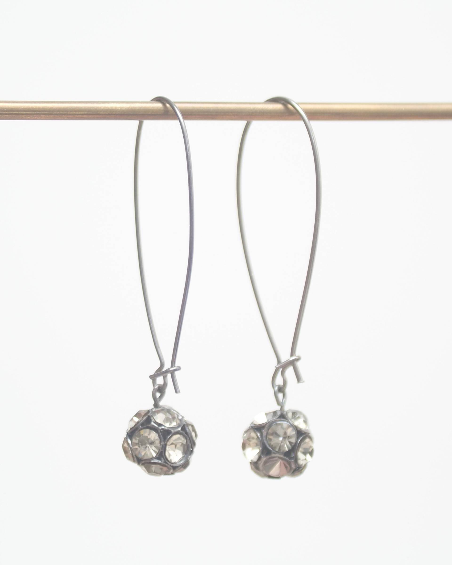 Schwarze Edelstein Ohrringe von KailansJewellery