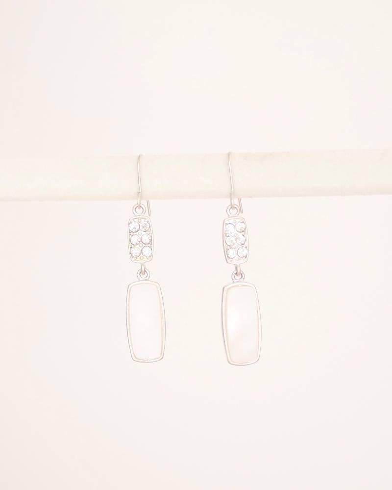 Vintage Minimale Tropfenohrringe in Weiß Und Silberfarben von KailansJewellery