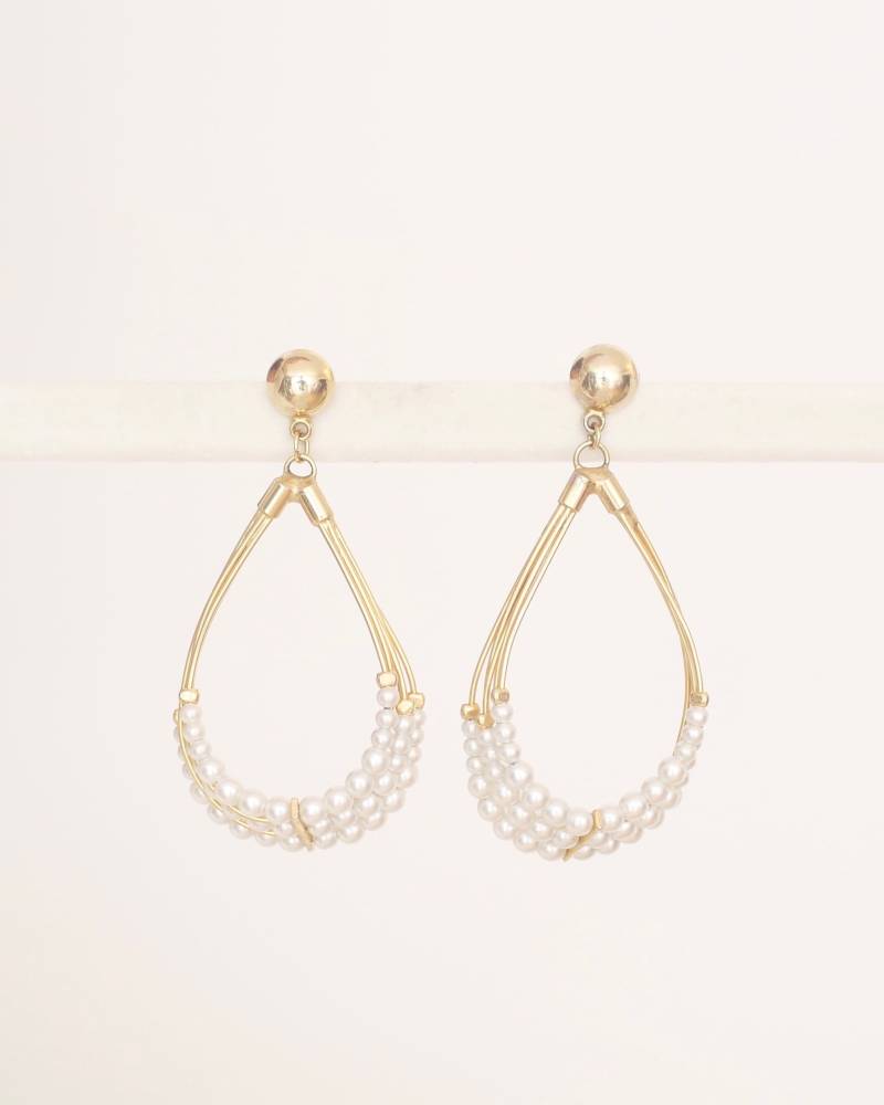 Vintage Statement Ohrringe Mit Künstlichen Perlen, Weiß & Goldfarben von KailansJewellery