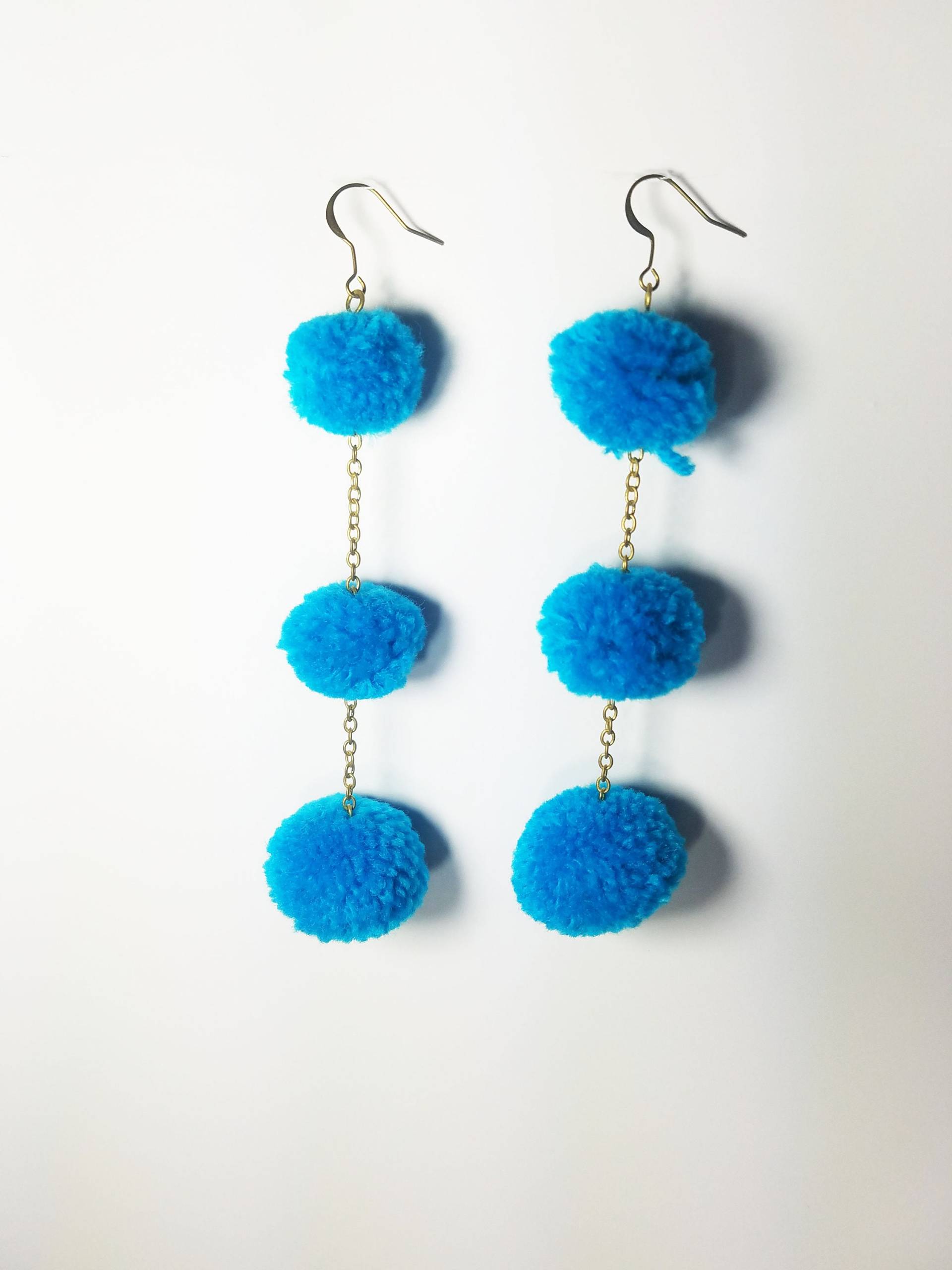 Blaue Pompom Tropfen Ohrringe | Handgemachte Boho Handwerkliche Einzigartige Damen Mode Fair Trade Geschenk Für Sie Blaue Pompom Tropfen Ohrringe | Handgemachte Boho Handwerkliche Einzigartige Damen Mode Fair Trade Geschenk Für Sie von KainCompany