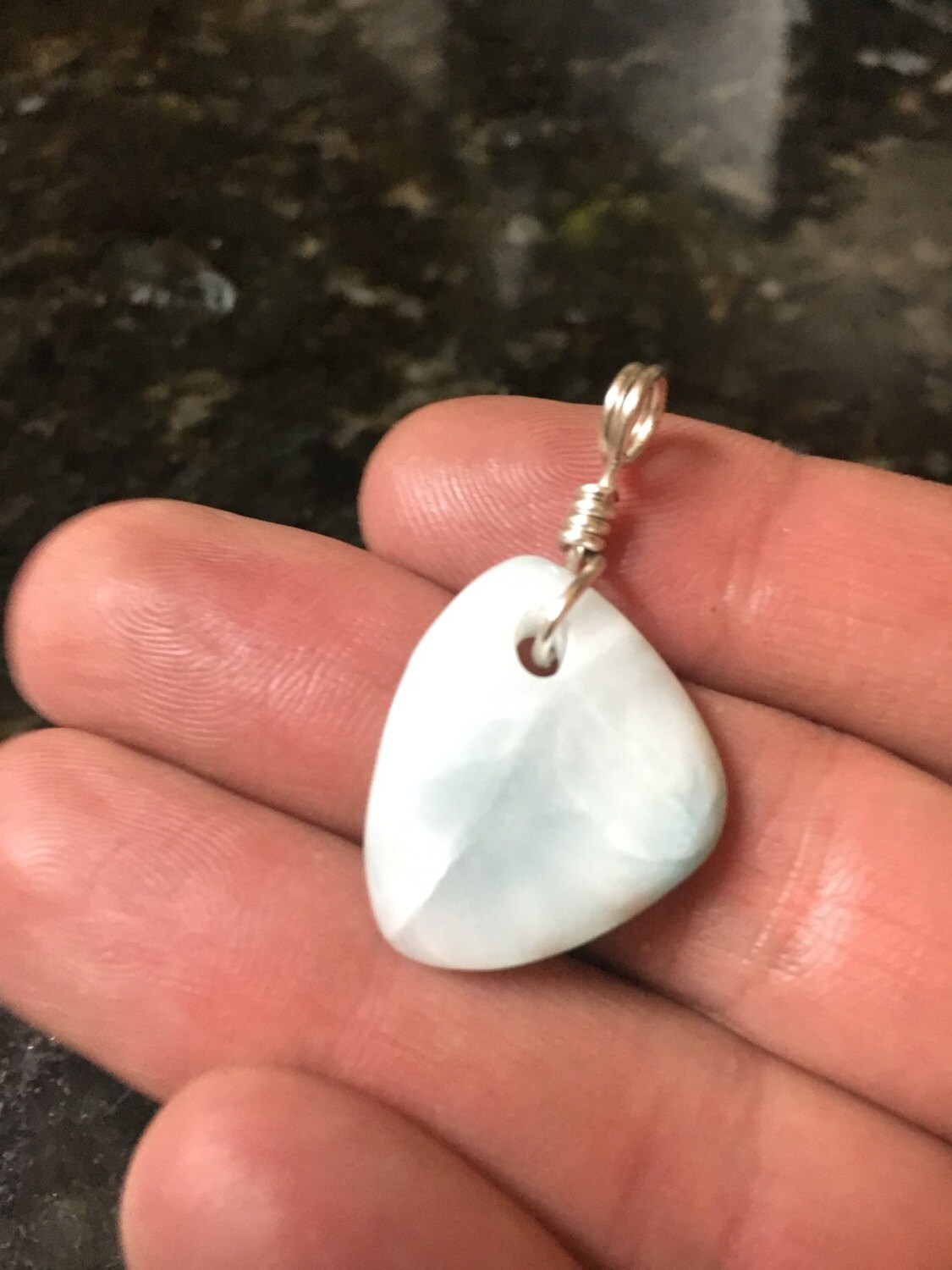 Larimar Rauchig Grau Anhänger von KainaluCreationsCo
