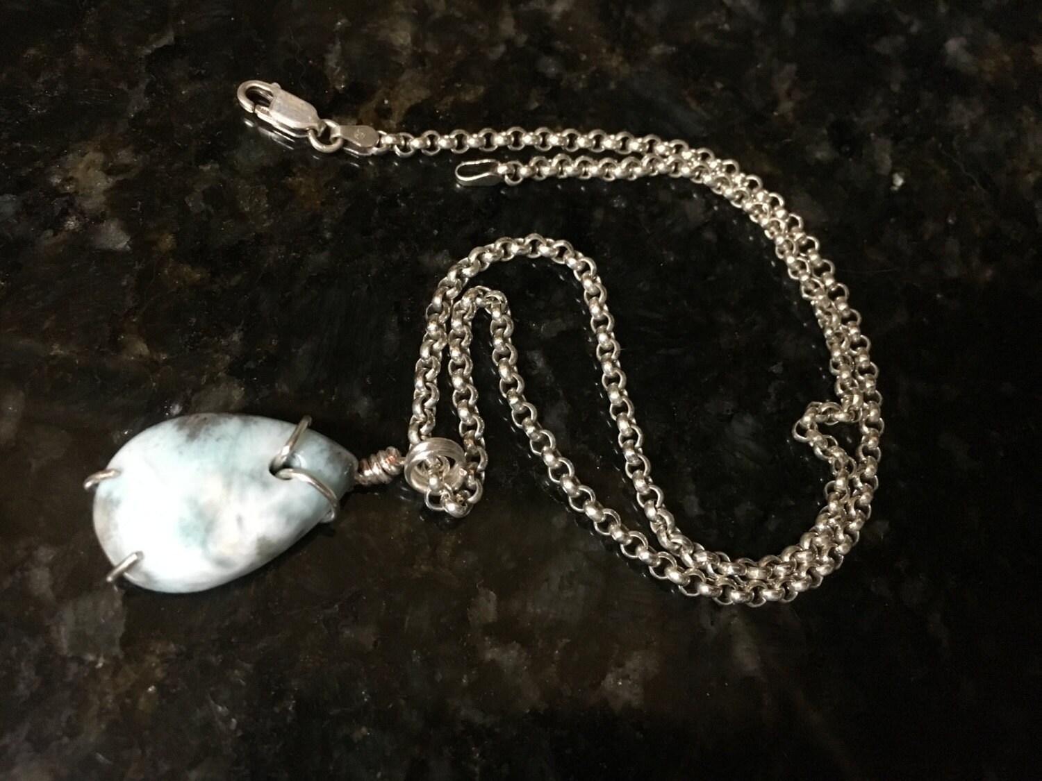 Larimar Tropfen Anhänger von KainaluCreationsCo