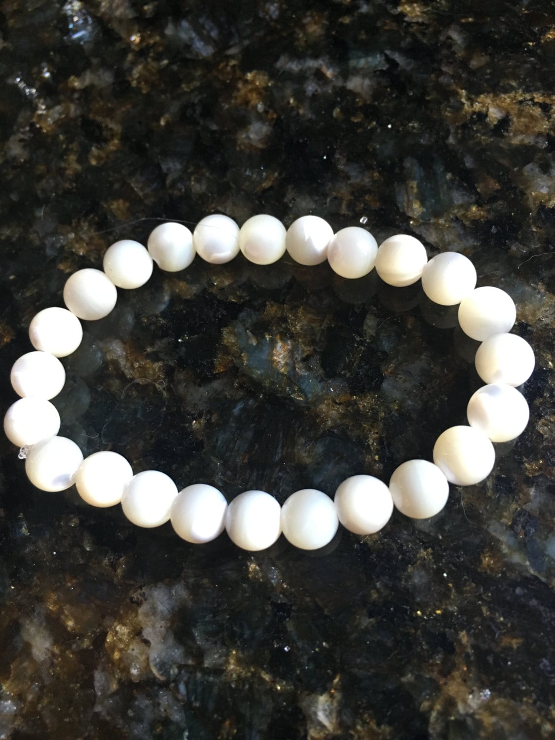 Perlmutt Perlenarmband von KainaluCreationsCo
