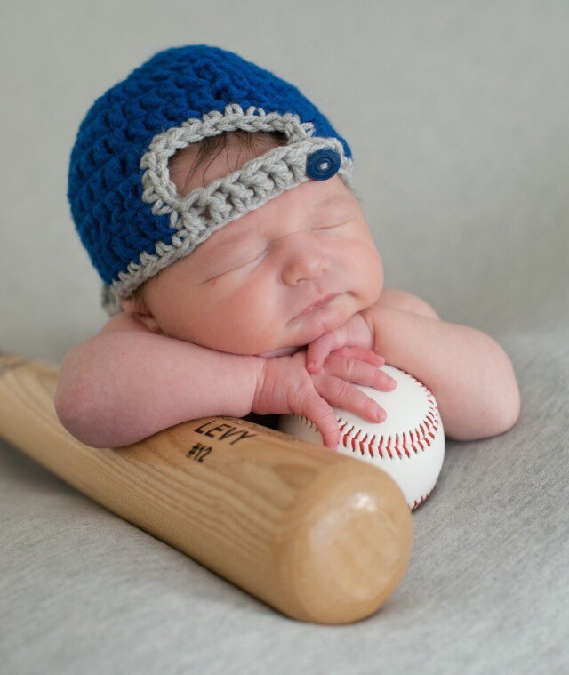 Backward Baseball Cap Mütze Mit Schild Häkeln Neugeborenen Fotorequisite von KaityBraedy