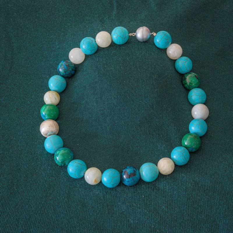 Attraktive Designer Edelsteinkette/Collier Aus Chrysokoll, Aquamarin, Howlith, Echtsilber-Perle Und Magnetverschluss von KajolaSchmuckdesign