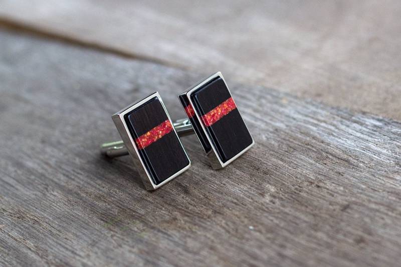 Holz Manschettenknöpfe, Hochzeit Manschettenknöpfe, Bräutigam Geschenk Für Männer, Rechteckiges Ebenholz Mit Rotem Jaspis Inlay von KajzarsWoodWork