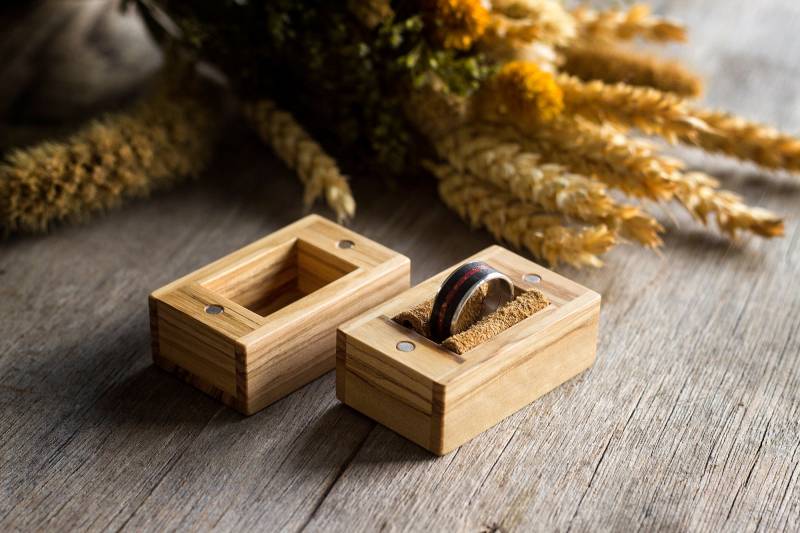 Vorschlag Olivenholz Ring Box, Verlobungsring Benutzerdefinierte Heirate Mich Box von KajzarsWoodWork