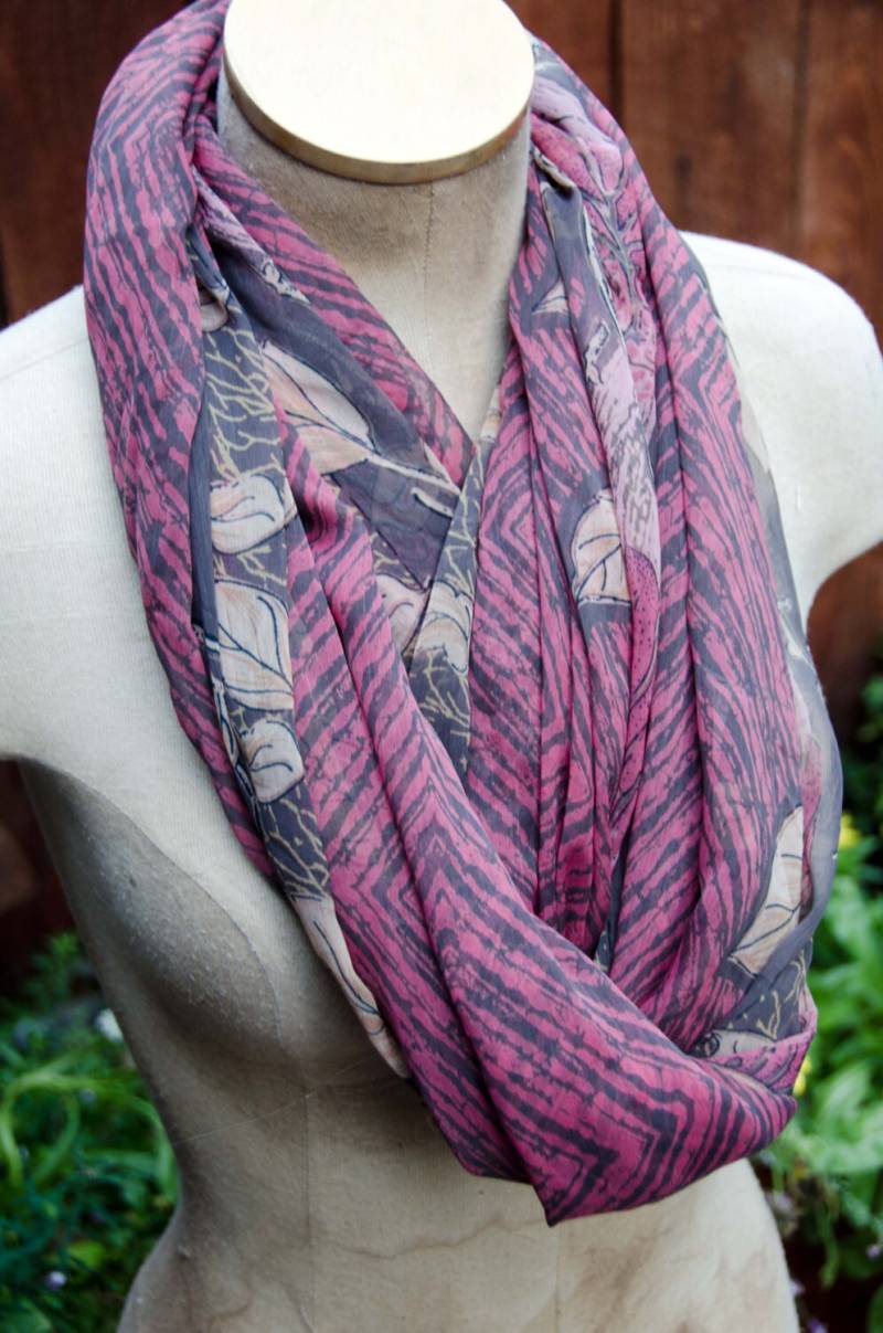 Infinity Schal-Loop Cowl - Loopschal Eternity Schal 68" Umfang 20" Breit Weich Und Leicht Gedeckte Braun - Rosatöne von Kakodah