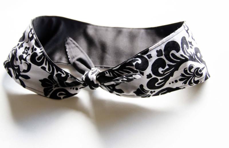 Schwarz-Weiße Dolly Schleife/Haargummi/Haarband/Halsband Misst 33 Zoll Von 2 3/4 von Kakodah