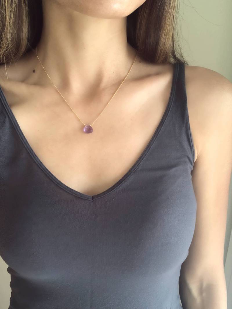 Geburtsstein Amethyst Halskette, Zierliche Heilende Edelstein Zarte Handgemachtes Geschenk, 14Kgf Kette von Kalamajewelry