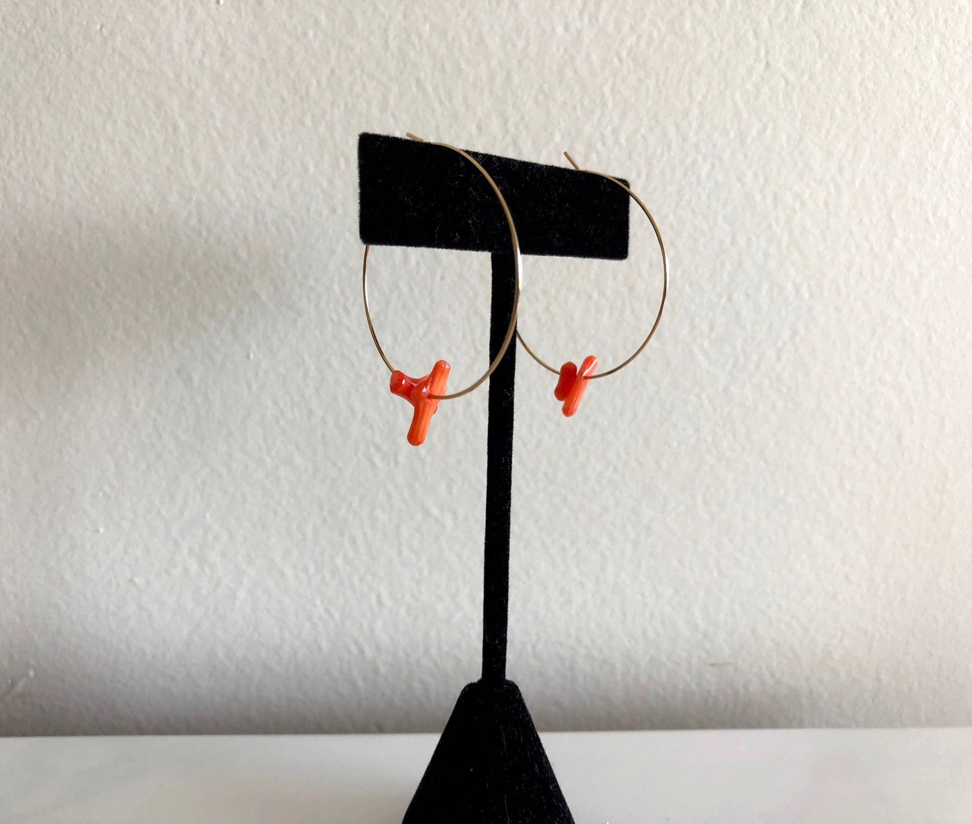 Orange Korallen Creolen 14K Gold-Gefüllter, Handgemachter Hawaii Schmuck von Kalamajewelry