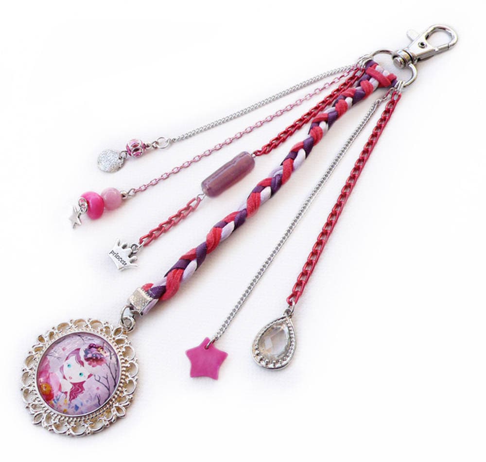 Magic Forest Silberner Taschenanhänger Mit Karabiner Magic Forest Silberner Taschenanhänger Mit Karabiner von Kalamillustrations
