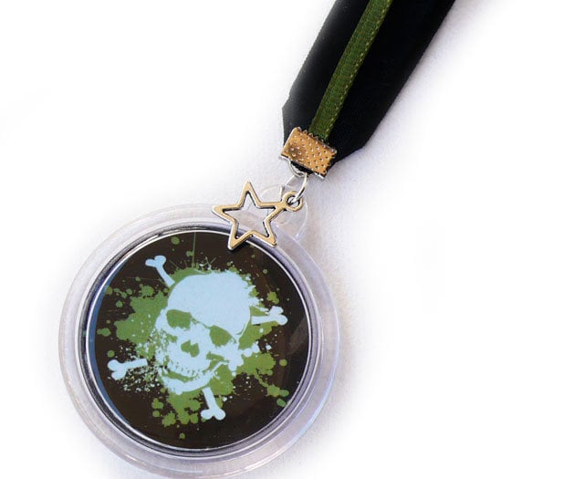 Piratenschädel Schlüsselanhänger Accessoire Piratenschädel Schlüsselanhänger Accessoire von Kalamillustrations