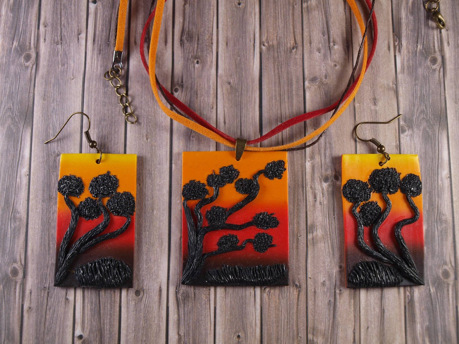Jewellery. Handmade Jewellery. Jewellery Set. Schmuckset. Schmuck. Halskette. Ohrringe. Afrika Time von KalatheyaJewellery