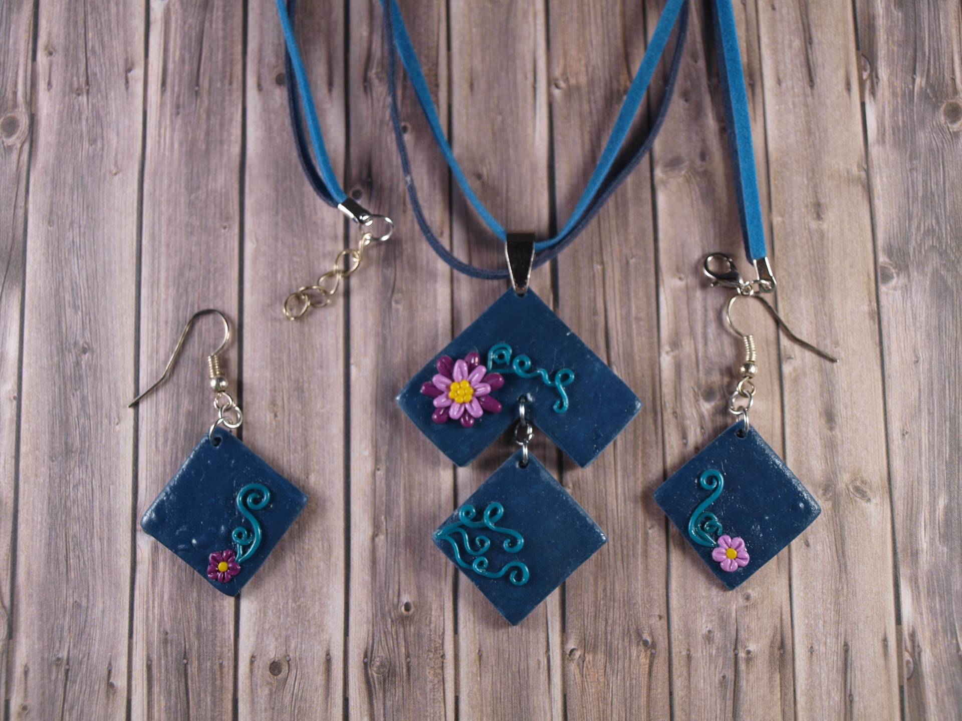 Jewellery. Jewellery Set. Handmade Jewellery. Schmuckset. Jewelry Set. Schmuck. Kleine Blumen von KalatheyaJewellery
