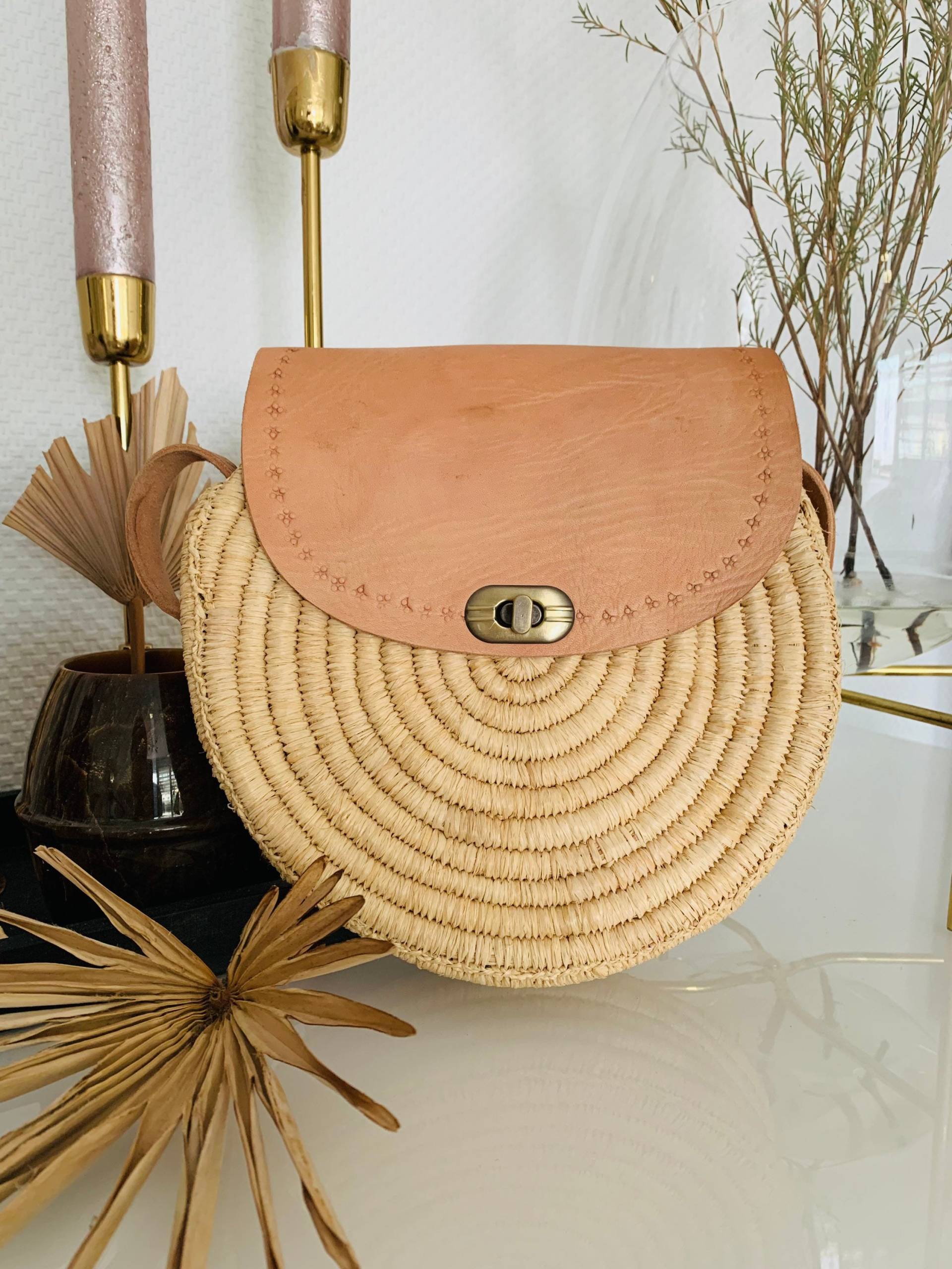 Boho Tasche | Runde Korbtasche Umhängetasche Sila Aus Bast Mit Leder | Beige Boho Tasche | Runde Korbtasche Umhängetasche Sila Aus Bast Mit Leder | Beige von KalatiDesign