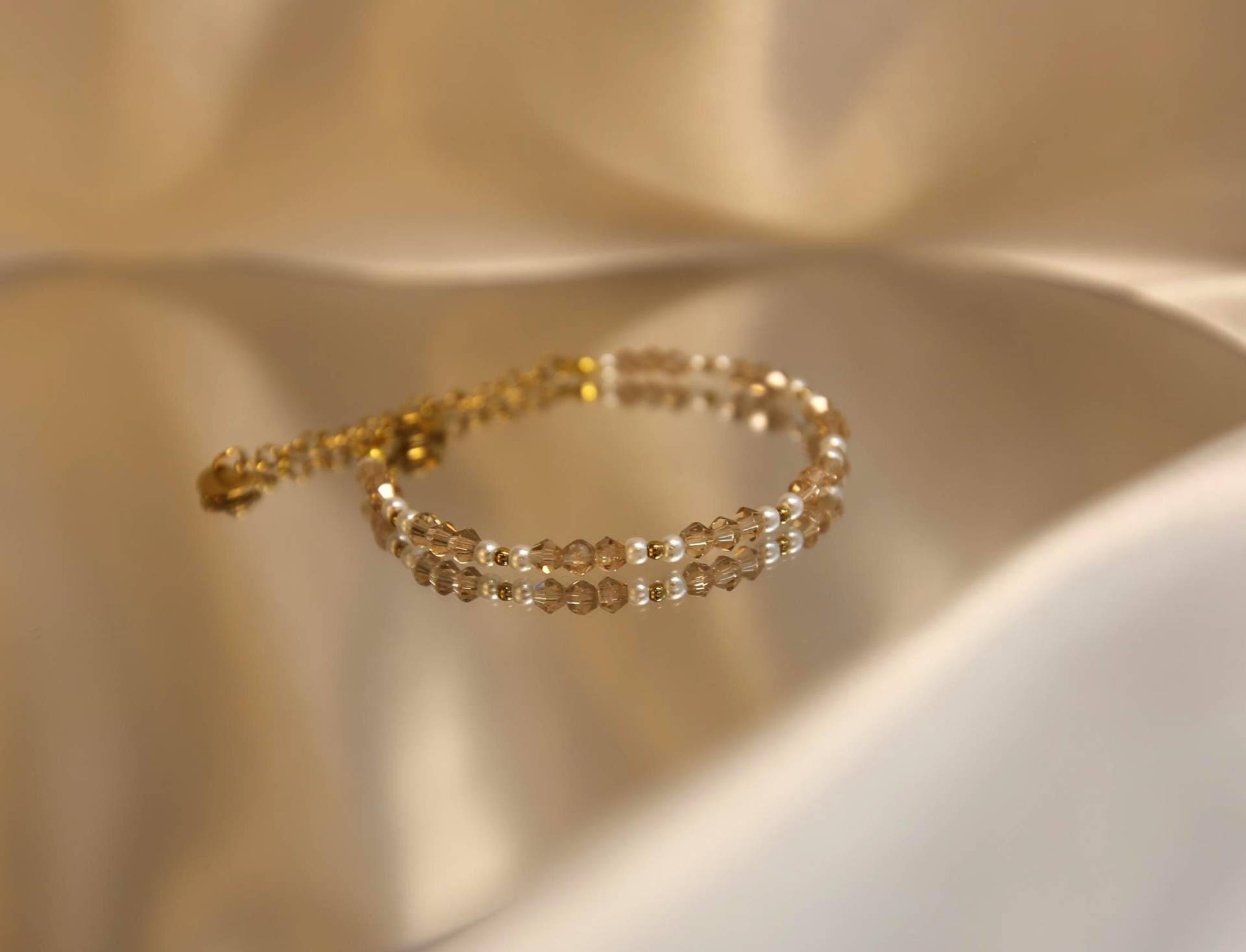Halo - Perlenarmband Mit Kristallen | Zart, Edelstahlverschluss, Verstellbar 15-20 cm, Handgefertigt Halo - Perlenarmband Mit Kristallen | Zart, Edelstahlverschluss, Verstellbar 15-20 cm, Handgefertigt von KalehJewelry